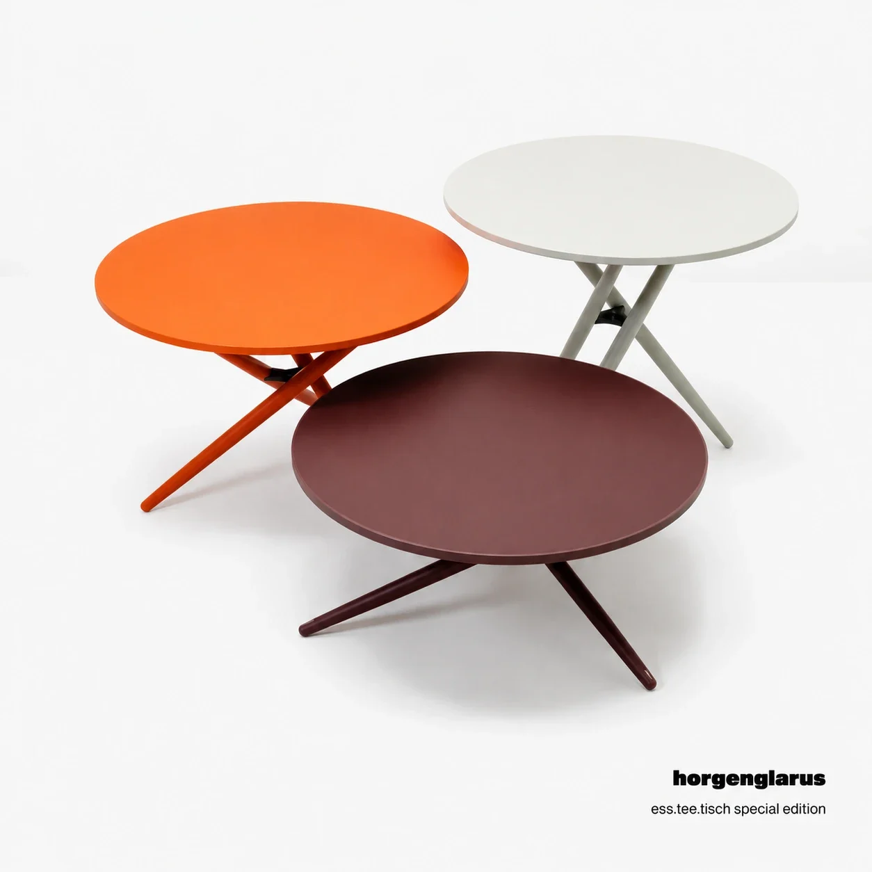 Farbige runde Design-Couchtische in verschiedenen Höhen